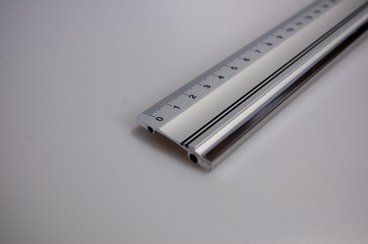 Alu-Lineal 1000mm mit Stahlkante